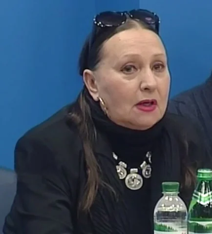 «Режисер мав перезняти її»: Кадочникова про роль Роговцевої