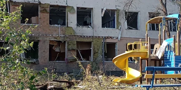 Збіг врятував дітей: РФ атакувала школу в Сумах КАБами